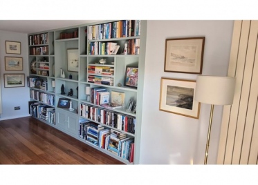 Besspoke-bookshelf